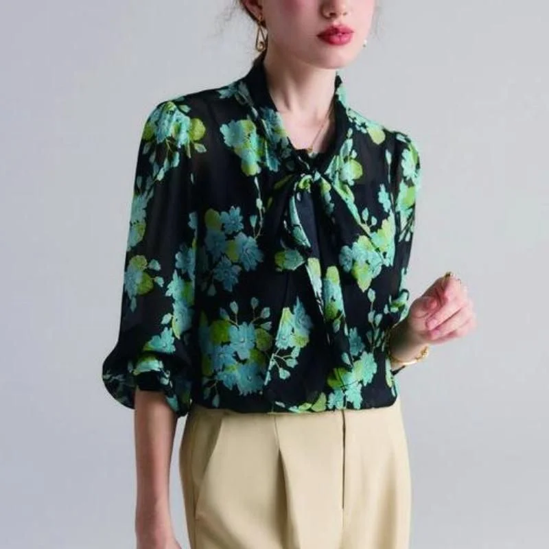 Elegant Floral Silk Blend BlouseRuffled Shirts