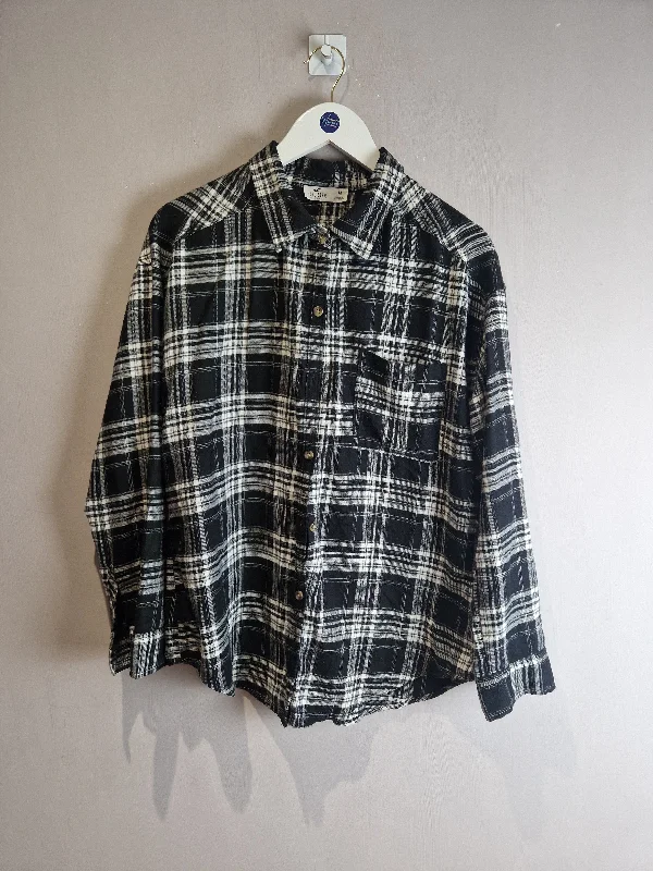 Hollister black & White checked shirt - Medium (10/12)Statement Shirts