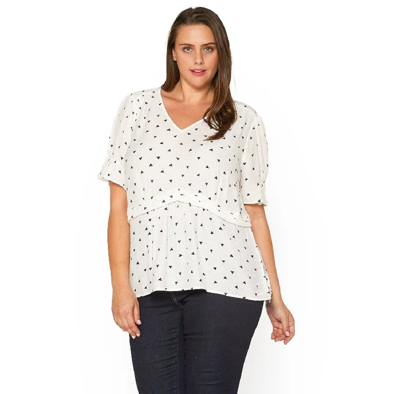 Cotton Short Sleeve TopsWomen's Plus Size Triangle Print Short Sleeve Blouse in White Triangle