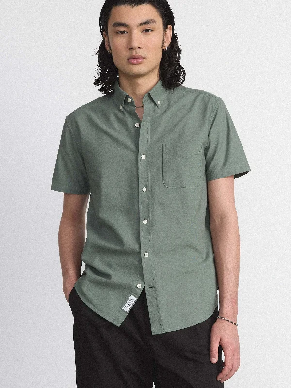 Reflective Short Sleeve TopsThe Jasper Short Sleeve Oxford Shirt in Laurel Green