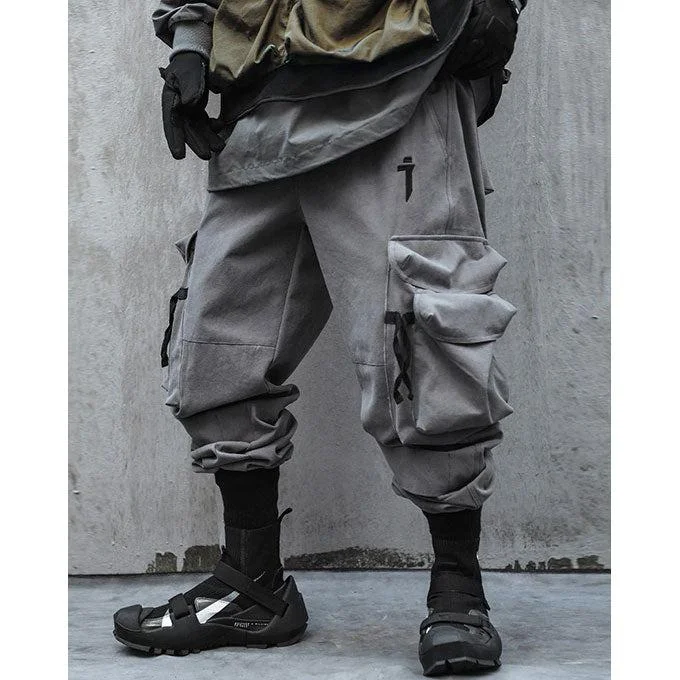 Pleated PantsTechwear Cargo Pants "Kiho"