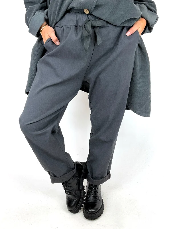 Flat-frontMade in Italy Lagenlook Plain Magic Pant Joggers in Charcoal. 50106