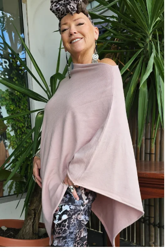 Knit ChunkyZura Poncho Cashmere Feel Wool Super Soft - Oz Resort